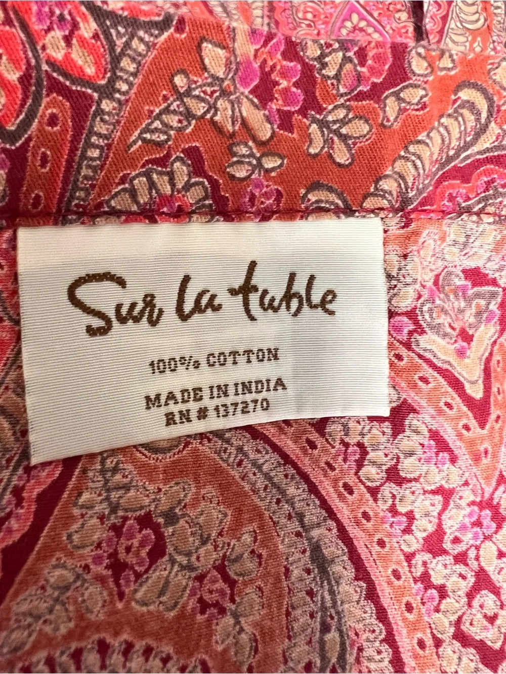 Sur la table cotton napkins paisley